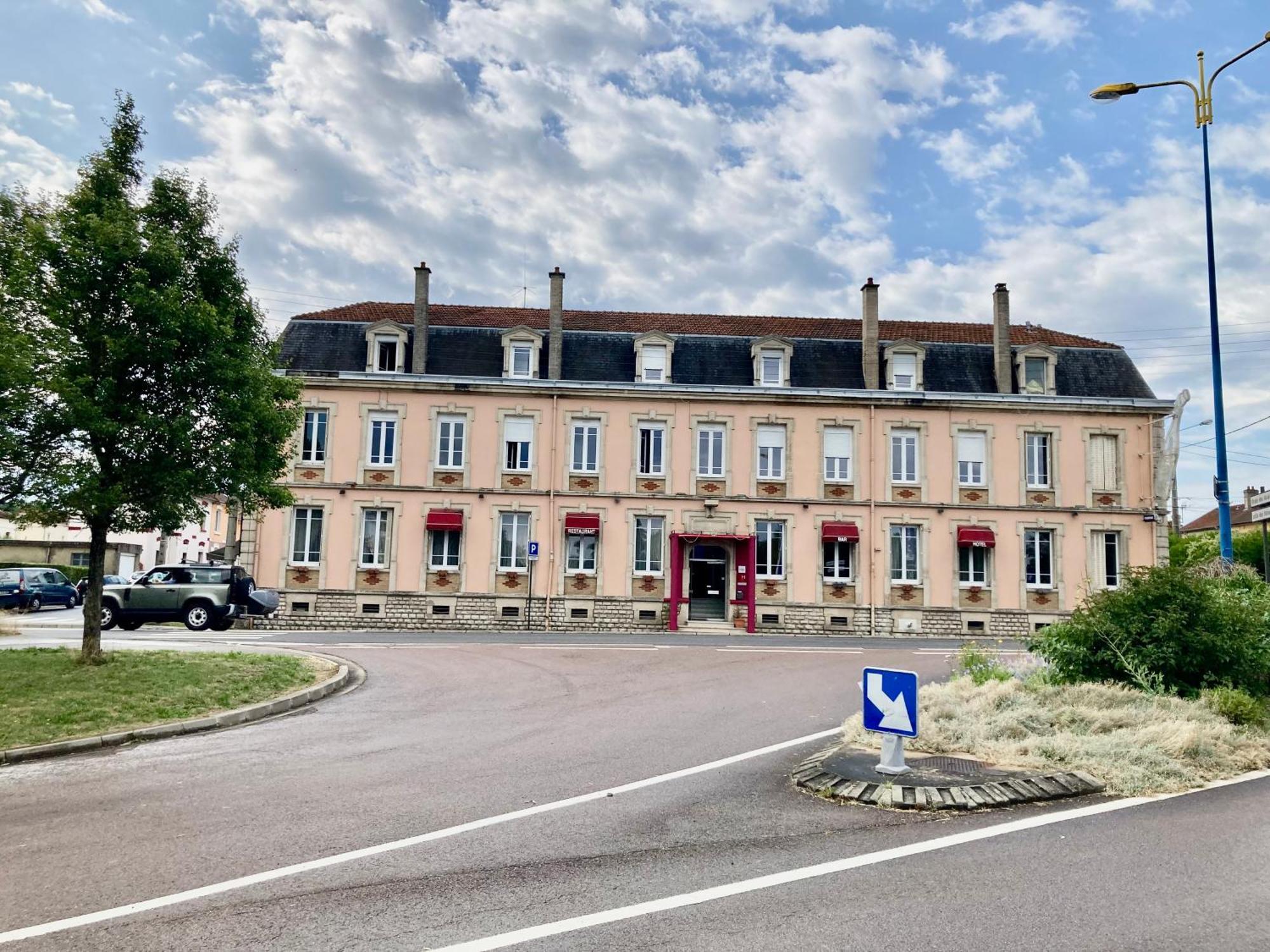 Hotel De Champagne Сен-Дизье Экстерьер фото