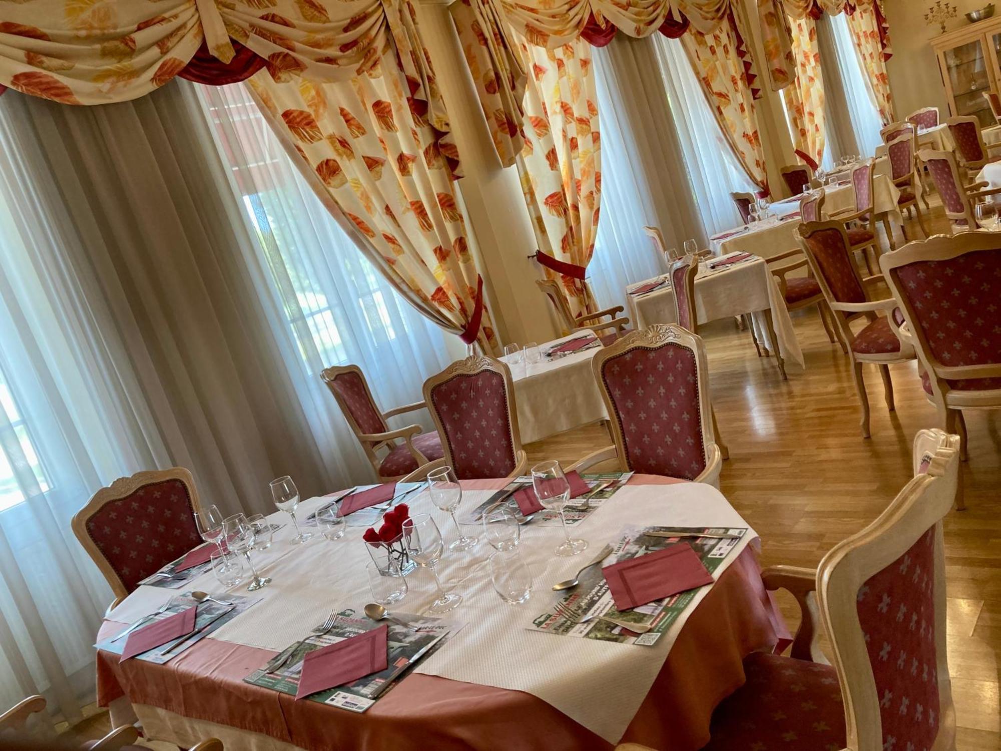 Hotel De Champagne Сен-Дизье Экстерьер фото