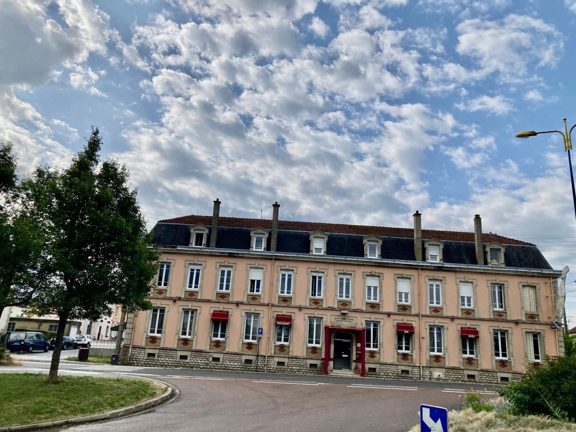 Hotel De Champagne Сен-Дизье Экстерьер фото